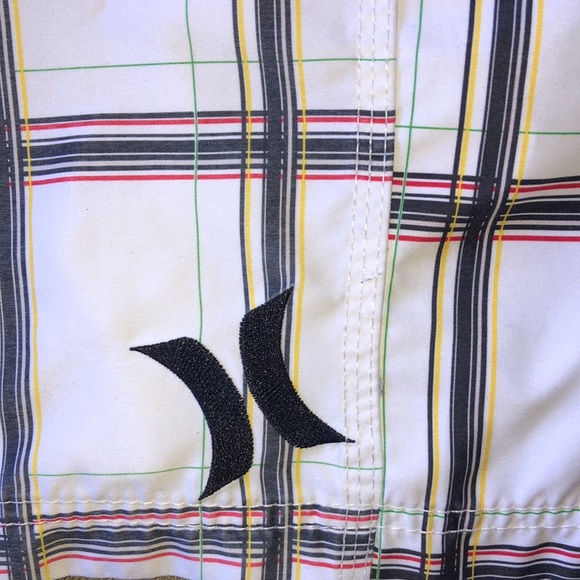 Hurley board shorts. 32 - Picture 4 of 4